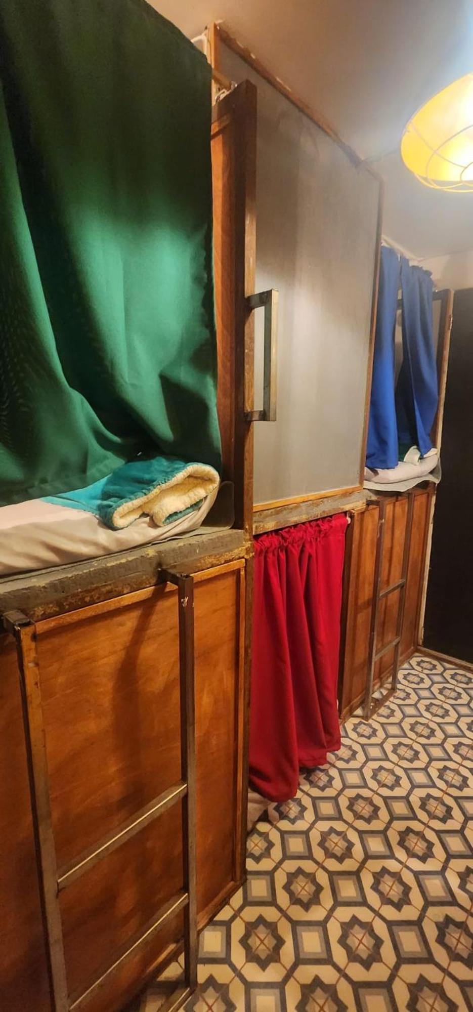 Portelli Hostal Zona G- Para Extranjeros بوغوتا المظهر الخارجي الصورة