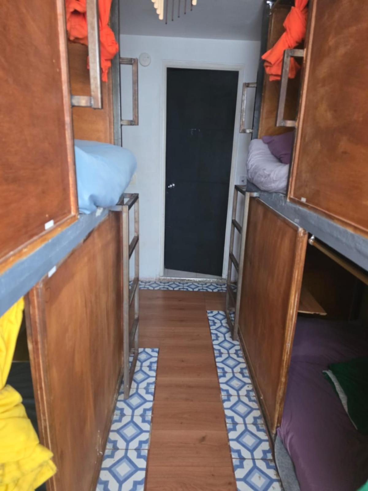Portelli Hostal Zona G- Para Extranjeros بوغوتا المظهر الخارجي الصورة