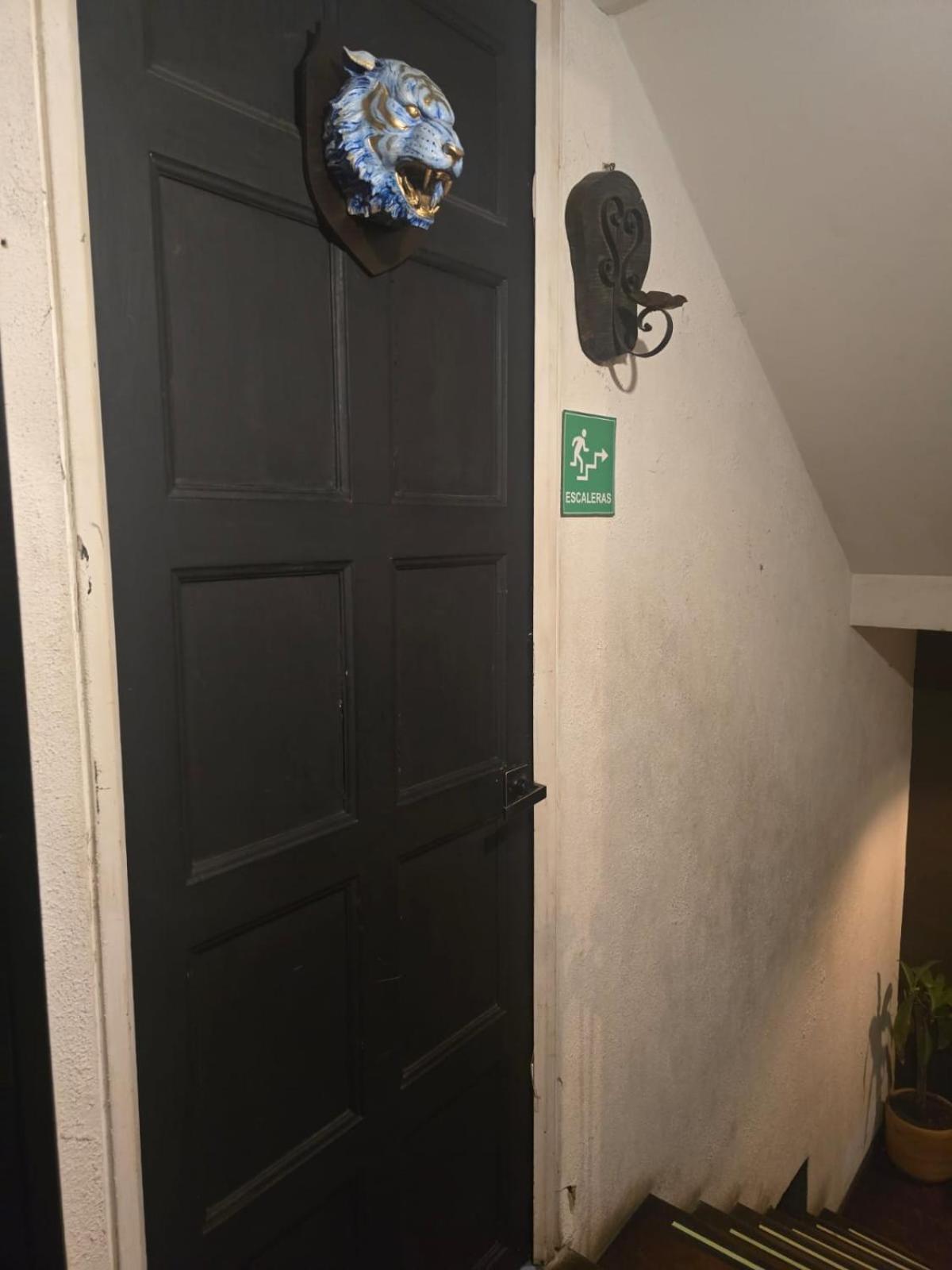 Portelli Hostal Zona G- Para Extranjeros بوغوتا المظهر الخارجي الصورة